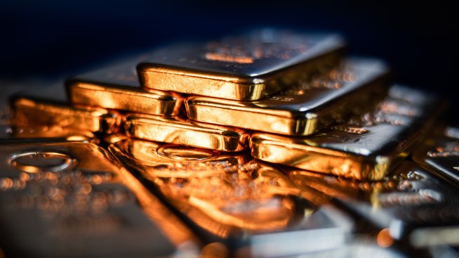 Цената на златото удари нов рекорд и флиртува с границата от 3000 долара за тройунция