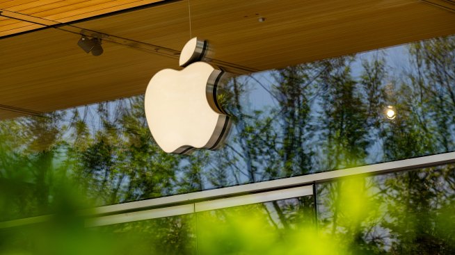 Berkshire Hathaway продаде още акции на Apple и разкри дял в Alphabet