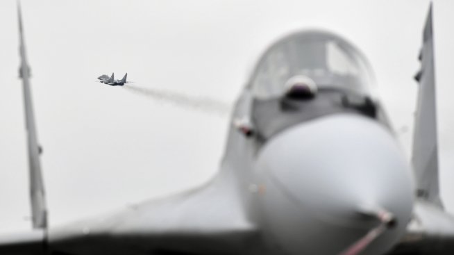 Великобритания предлага на Полша триъгълна сделка за изтребителите ѝ МиГ 