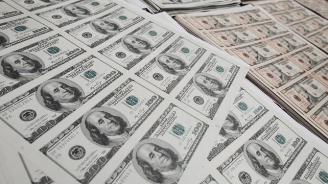 Посланието на Wall Street за 2016 г: Купувайте долари