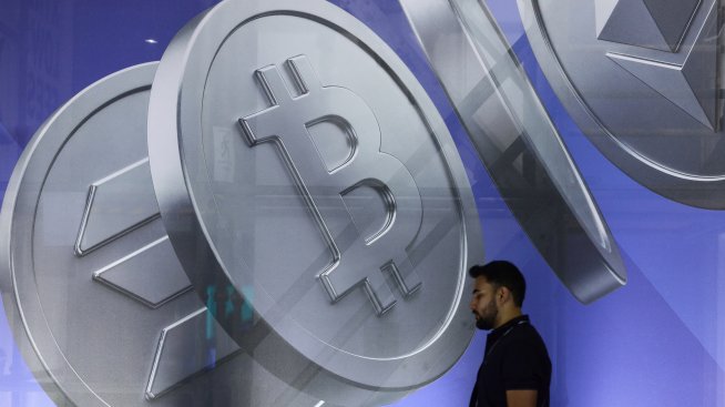 Инвеститорите търсят убежище в биткойна след блокирането на американската администрация