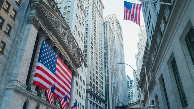 Wall Street отваря със спадове след последните рекорди*