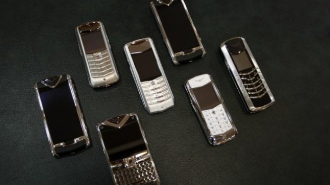 Vertu се спря на Android