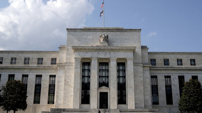 Инвеститорите насочват поглед към решението на Фед за лихвите тази седмица