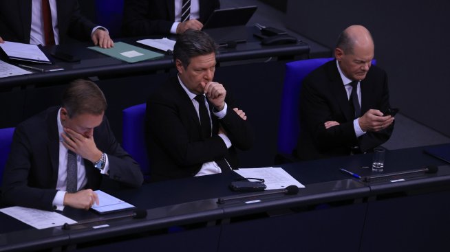 Какво крепи трипартийната коалиция, ръководена от Олаф Шолц?