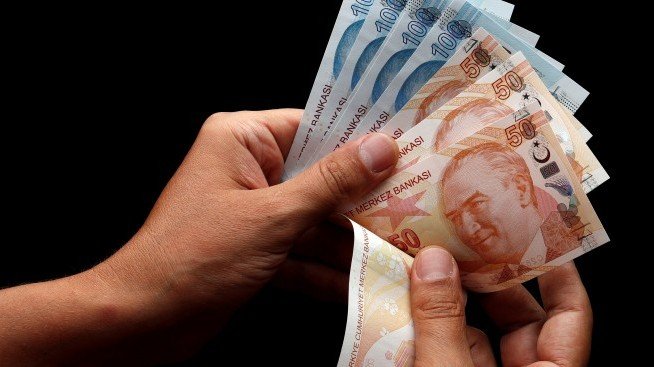 Турската лира потъва с 5% преди ключовите избори тази седмица