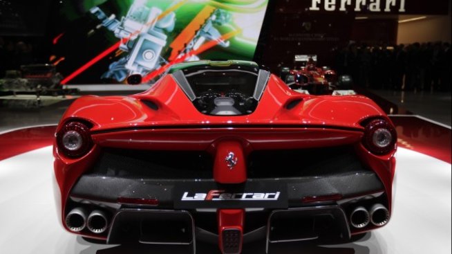 Успехът на LaFerrari изостри апетита на концерна към хибриди