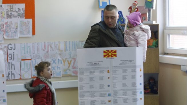 Силно оспорвана надпревара на предсрочните парламентарни избори в Македония