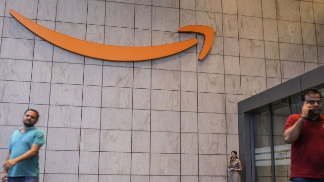 Служителите на Amazon&nbsp;се бунтуват срещу заповедта&nbsp;за връщане в офиса