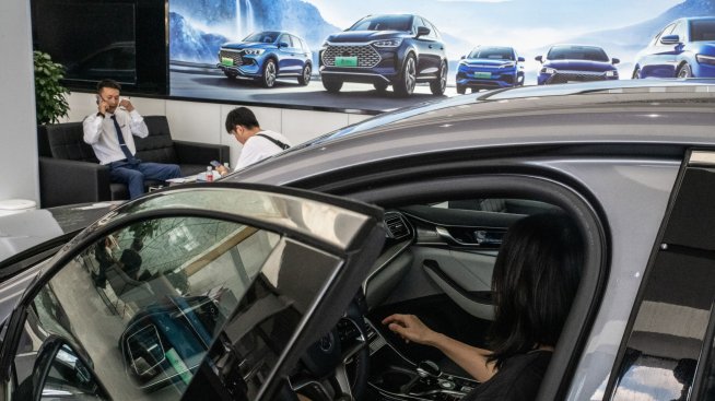 Продавачите на къси позиции се прицелват в основния конкурент на Tesla 