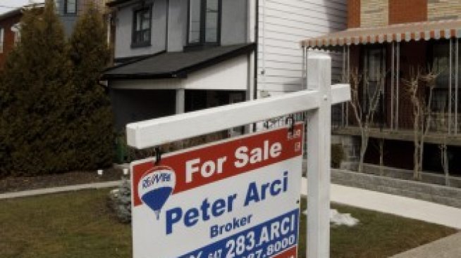 По-високите лихви започват да охлаждат един от нажежените жилищни пазари в света