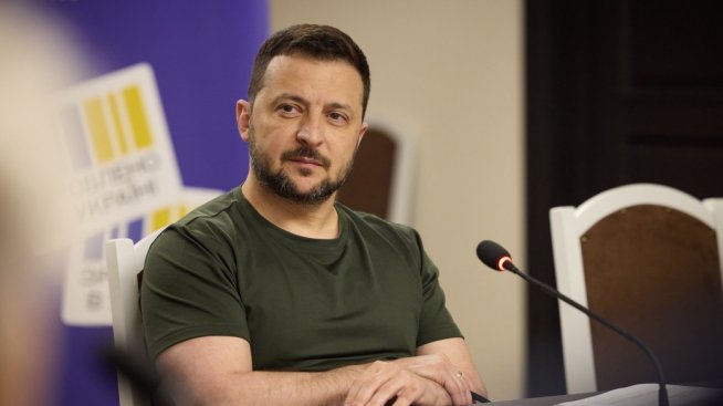 Аресуваха двама души от охраната на Зеленски по подозрения за готвен срещу него атентат