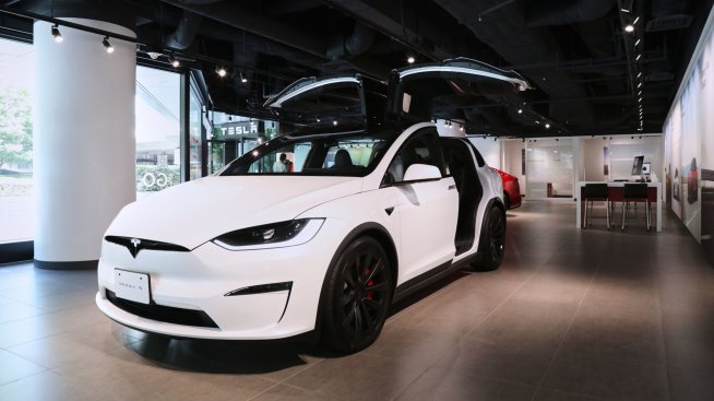 Tesla организира нова сервизна акция в САЩ заради проблем с измерването на спирачната течност