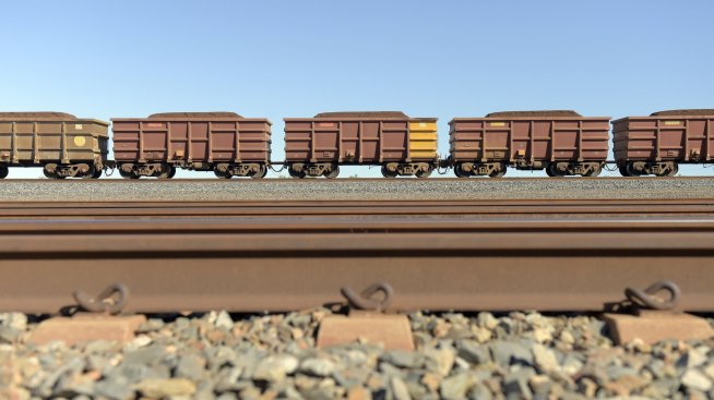 Поскъпването на желязната руда подкрепи ръста на търговския излишък на Австралия