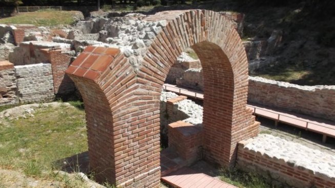 С 31 млн. лева ще се социализират Кремиковският манастир, „Перперикон“ и Термите на Хисаря