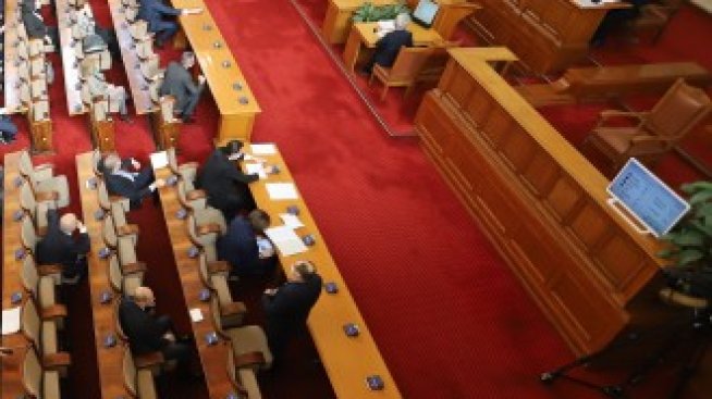 Народното събрание ще заседава извънредно идния вторник