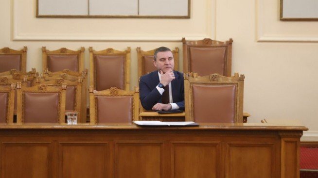 Горанов: Капиталовите буфери на една банка ни делят от чакалнята на еврозоната