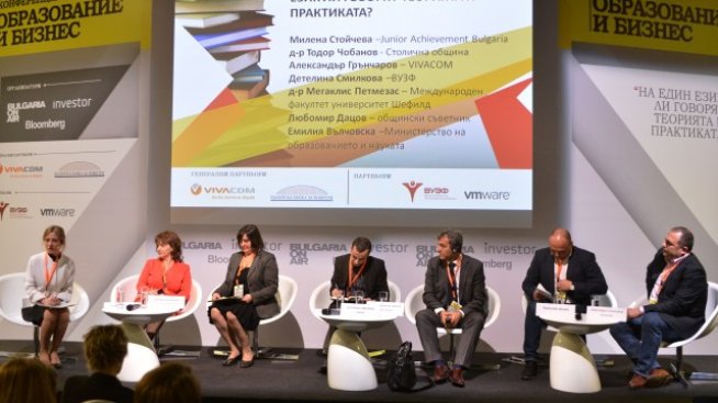 Теорията и практиката: Стажовете са важни, но не са панацея