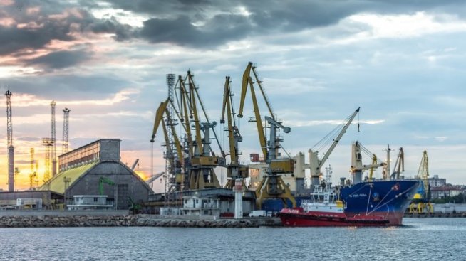 Забранен е достъпът на кораби под руски флаг до български пристанища