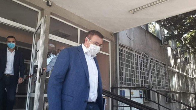 Здравният министър: Имаме достатъчно лекари, за да се справим с пандемията