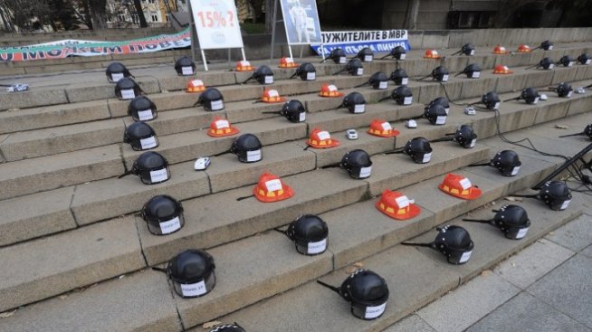 Полицаи излязоха на втори национален протест