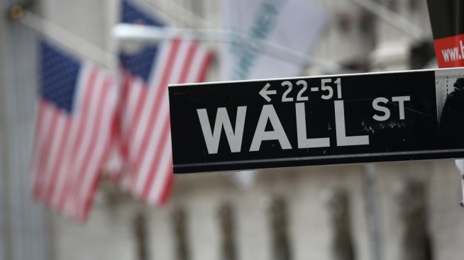 Водещите индекси на Wall Street започват колебливо новата сесия*