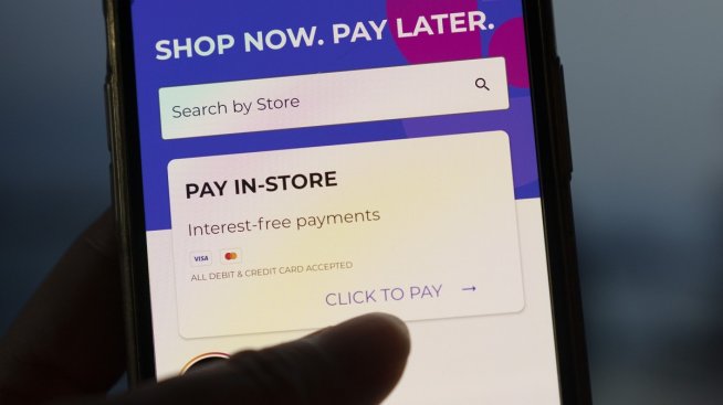 Компаниите "купи сега, плати после" се пренасочват от младите потребители към бизнеса