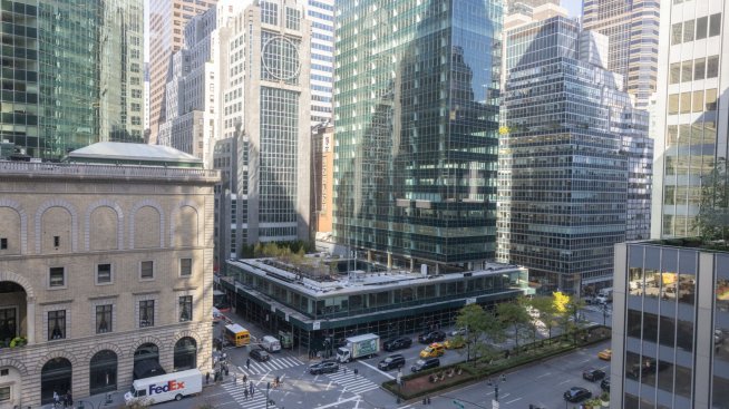 Предпазливостта на инвеститорите подкопава вложенията в имоти в света