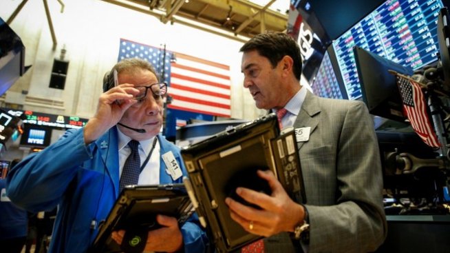 Dow Jones изгуби над 800 пункта в най-лошото си пропадане за последните 8 месеца