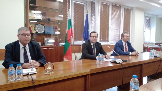 КЕВР се поучи от лошия опит на съседите - токът поскъпва с по-малко от очакваното