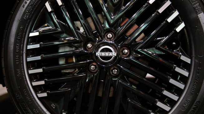 Nissan придобива японски производител на батерии за хибридни автомобили