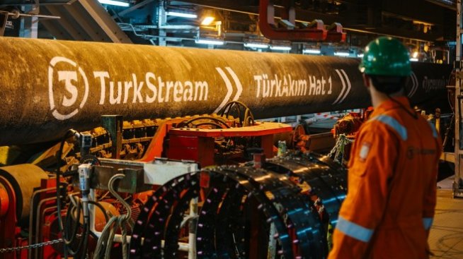 "Газпром" построи първата тръба на "Турски поток" по дъното на Черно море