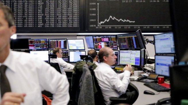 Решенията на централните банки вляха несигурност на борсите в Европа