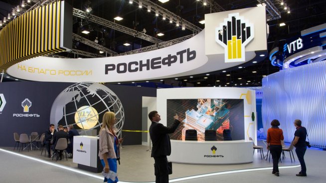 Печалбата на "Роснефт" се срина със 70% още преди санкциите на САЩ