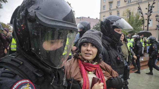 Русия изпраща наборни войници директно на фронта без обучение?