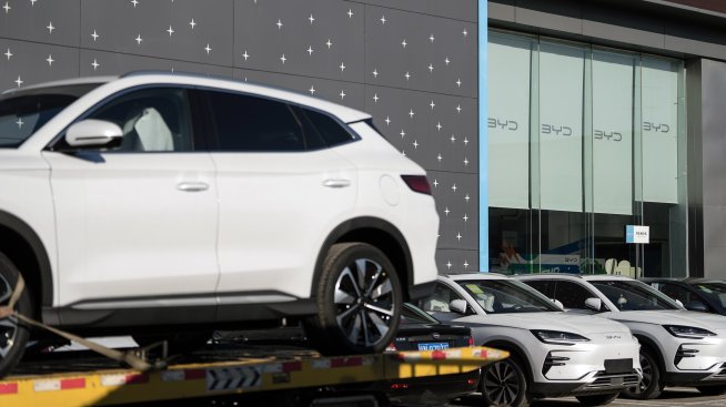 BYD продаде рекорден брой автомобили през октомври на фона на пиковия сезон в Китай