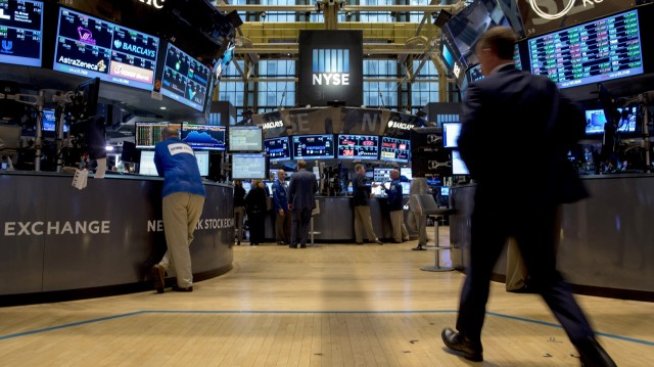 Goldman Sachs: S&P 500 ще спадне с 10%, преди да изпрати 2016 г. при 2100 пункта