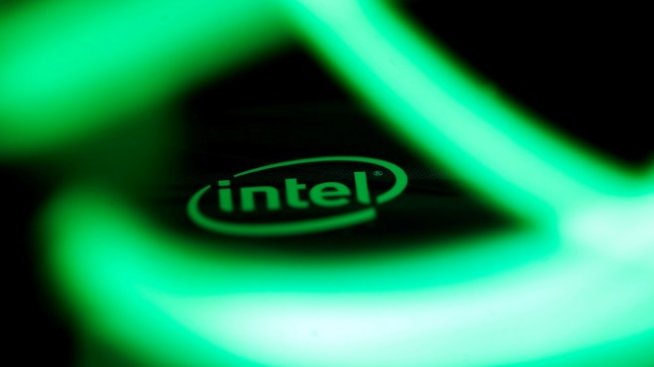 Intel надмина прогнозата за приходите си с 1 млрд. долара
