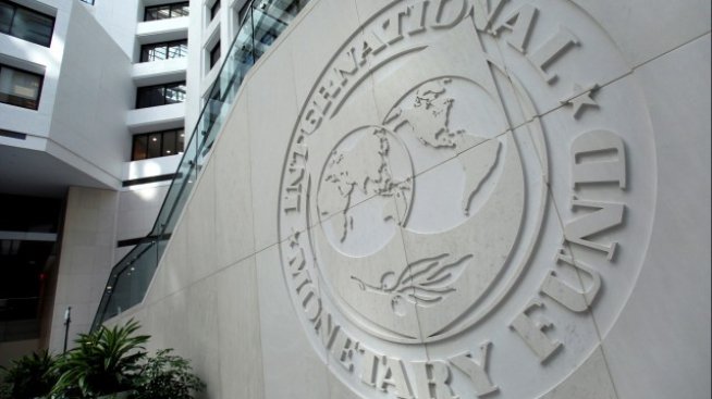 МВФ даде зелена светлина за увеличение на заплатите и пенсиите в Сърбия
