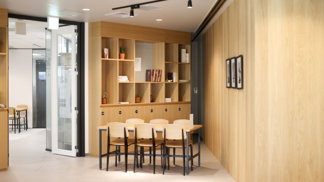 Марк Диксън: Търсенето на споделени работни пространства в България расте бързо