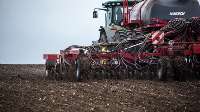 Русия е изнесла пшеница от окупираните украински територии за поне 1 млрд. долара 