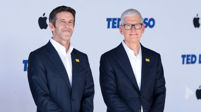 Възнагражданието на новия шеф на Apple може да стигне 58 млн. долара, на Тим Кук &ndash; 47 млн. долара