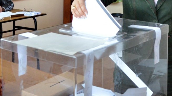 Галъп: Цачева води пред Радев с 4%, генералът – първи на балотажа