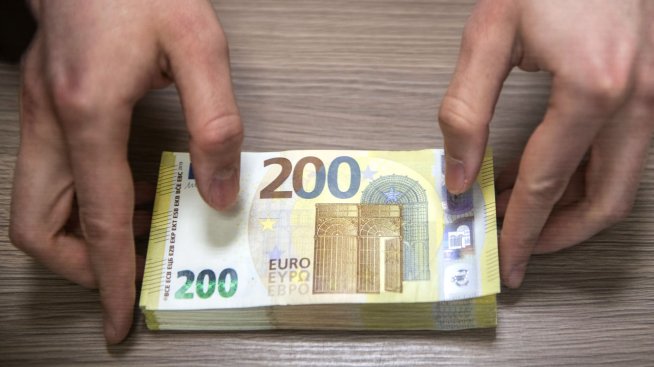 Европейските банки искат да убедят инвеститорите, че по-ниските лихви няма да свият печалбите