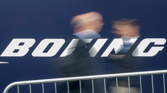Работниците в заводите на Boeing приеха новия договор и прекратиха стачката