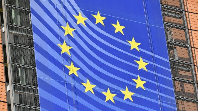 ЕК предлага два варианта за отпускането на до 210 млрд. евро за Украйна