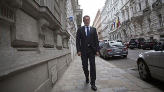 Украйна наложи санкции срещу партньора на "Газпром" Дмитро Фирташ