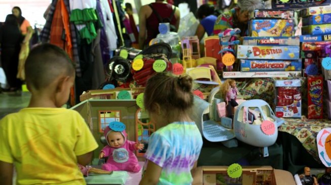 Защо Amazon може да спечели битката при детските играчки през празниците?