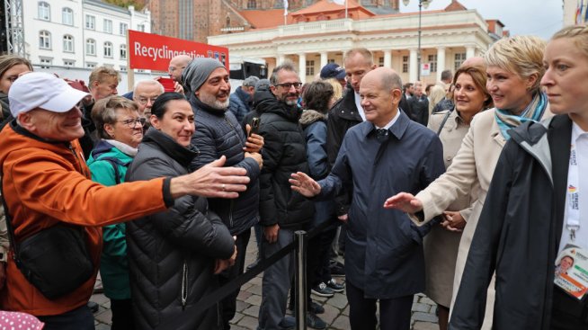 Олаф Шолц: Обединението на Германия все още не е завършило