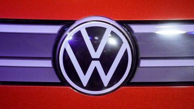Германски прокурори повдигнаха обвинения срещу още шестима ръководители на VW